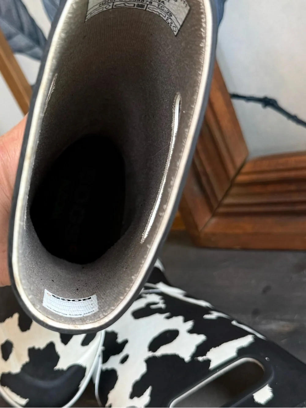 Bogs Cow Print Rain Boots  Kids Size 1 Black White Waterproof Rubber Boots